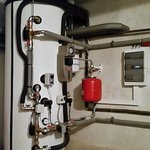 Akumulační nádrž DUO 390/130 PR a regulátor IR 12 CTC.