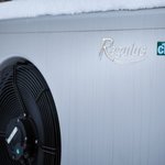 Tepelné čerpadlo pro vytápění a ohřev vody v rodinném domě na Českobudějovicku.