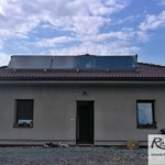 Tepelné čerpadlo, solární systém i větrání s rekuperací tepla v novostavbě rodinného domu na Chrudimsku.