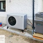Tepelné čerpadlo a solární systém pro vytápění a ohřev vody na Vltavotýnsku.